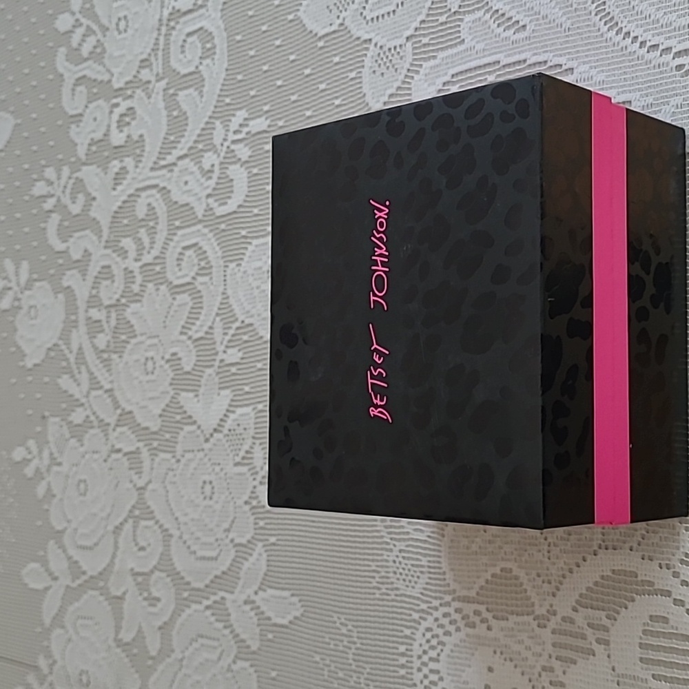 Betsey Johnson Watch - Picture 3 of 4
